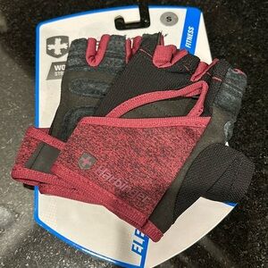 NWOT Harbinger Women’s Strength Gloves